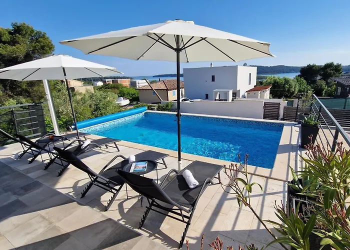 Pura Vida With Sea View Villa Pula