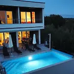 Pura Vida With Sea View Villa Pula