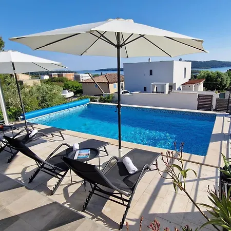 Pura Vida With Sea View Vila Pula