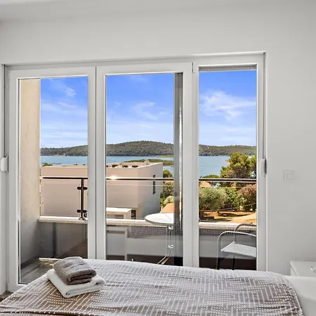 Villa Pura Vida With Sea View Pula