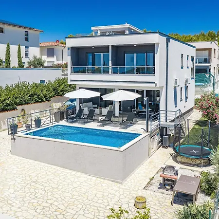 Pura Vida With Sea View Pula
