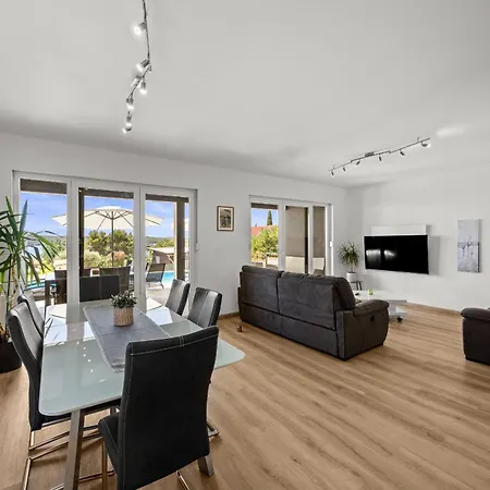 Villa Pura Vida With Sea View Pula