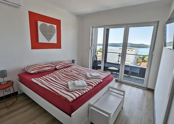 Pura Vida With Sea View Pula