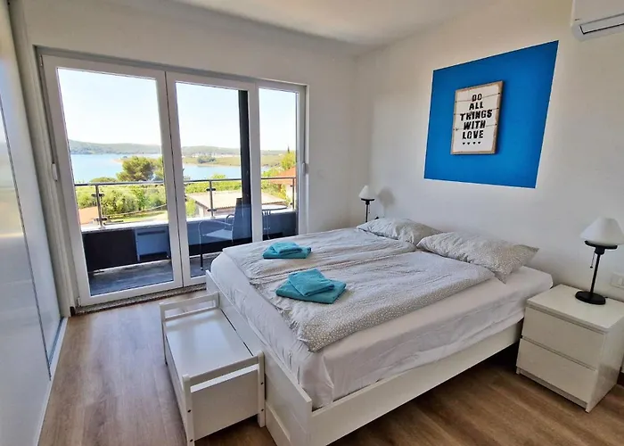 Pura Vida With Sea View Pula